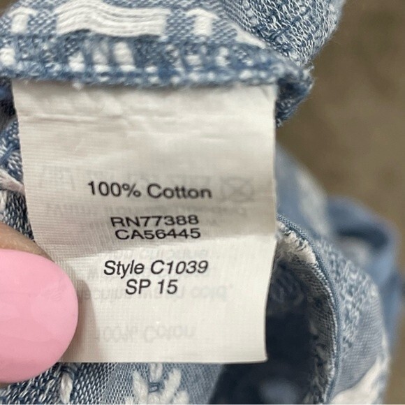 Madewell Chambray Blue Romper with White Embroidered Flowers Size SMALL - Picture 9 of 9